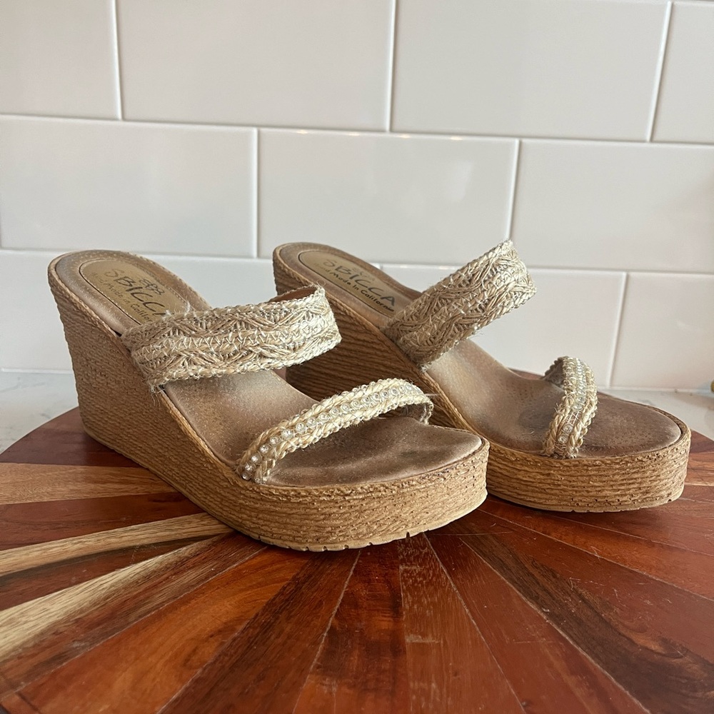 Chic Beige Wedge Sandals